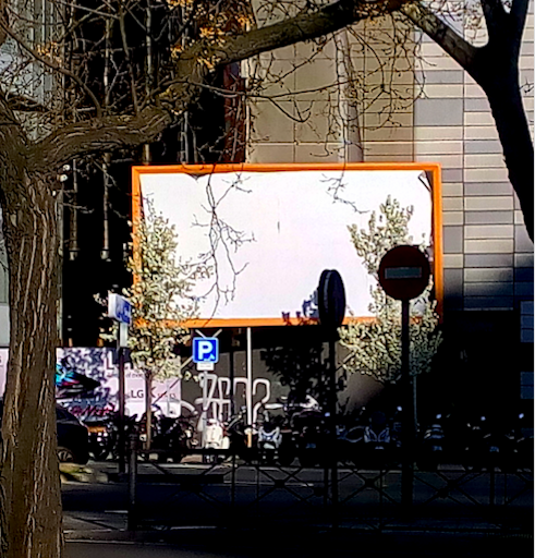 Cartel publicitario en blanco